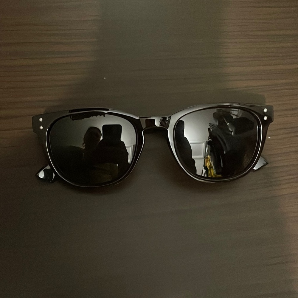 Brown sunglasses